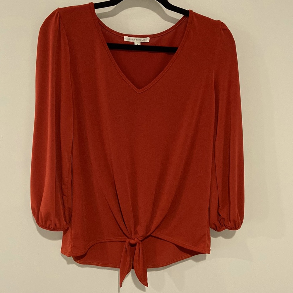 Green Envelope V-Neck 3 Quarter Sleeve Front Tie Blouse in Rust Orange Size M